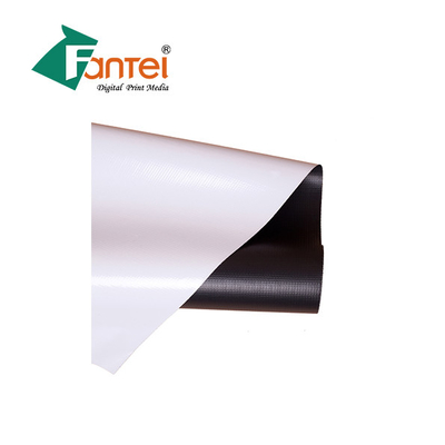 Matte Blockout Banner Material Solvent lucido inchiostra la buona scorrevolezza 320gsm